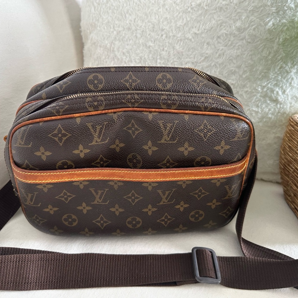 Louis Vuitton Monogram Reporter GM Crossbody in GOOD CONDITION!